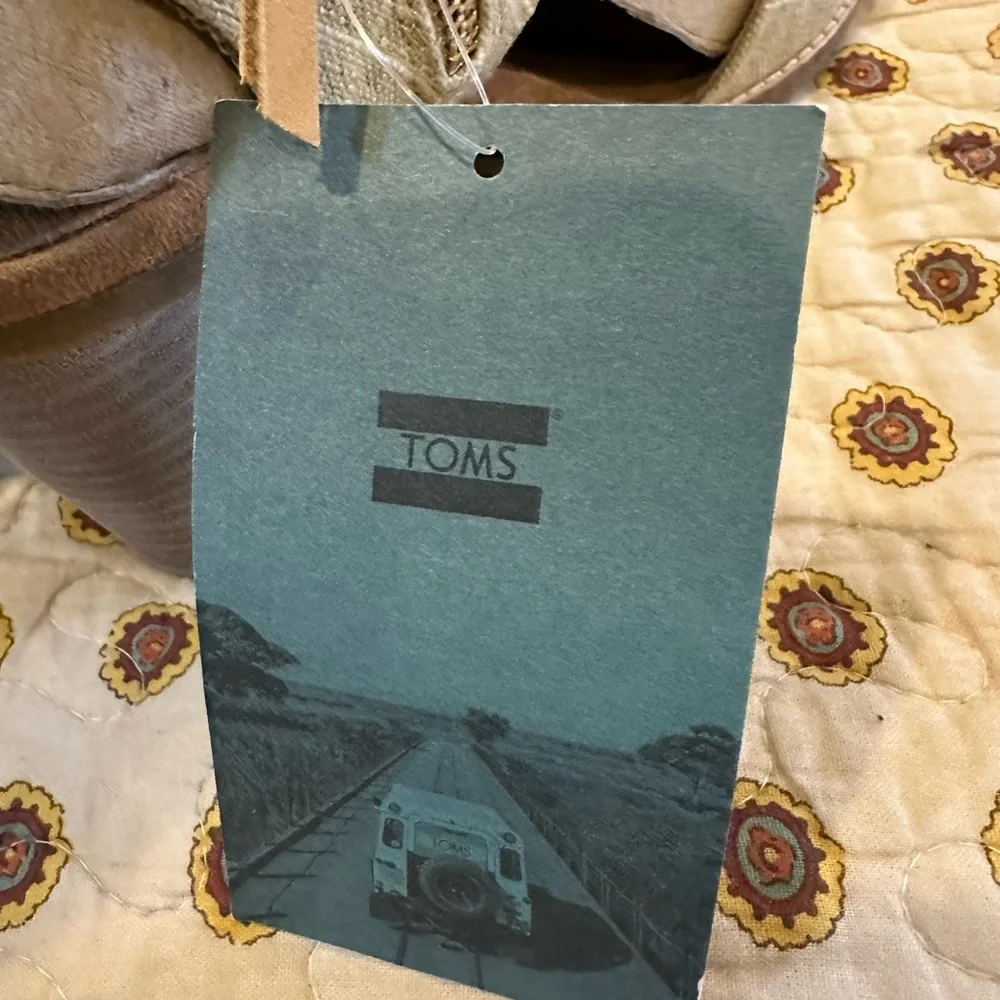 Toms Majorca Cutout Champagne Metallic Foil Woven Sandal Sz 10 NWT - Picture 9 of 10